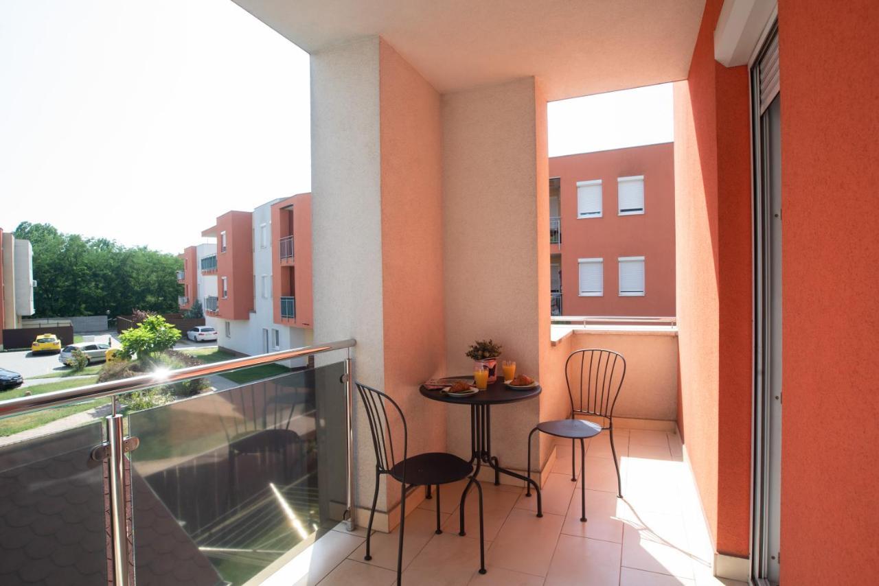 Sunny Home Near Bud With 2Br, Ac And Free Parking 베체스 외부 사진