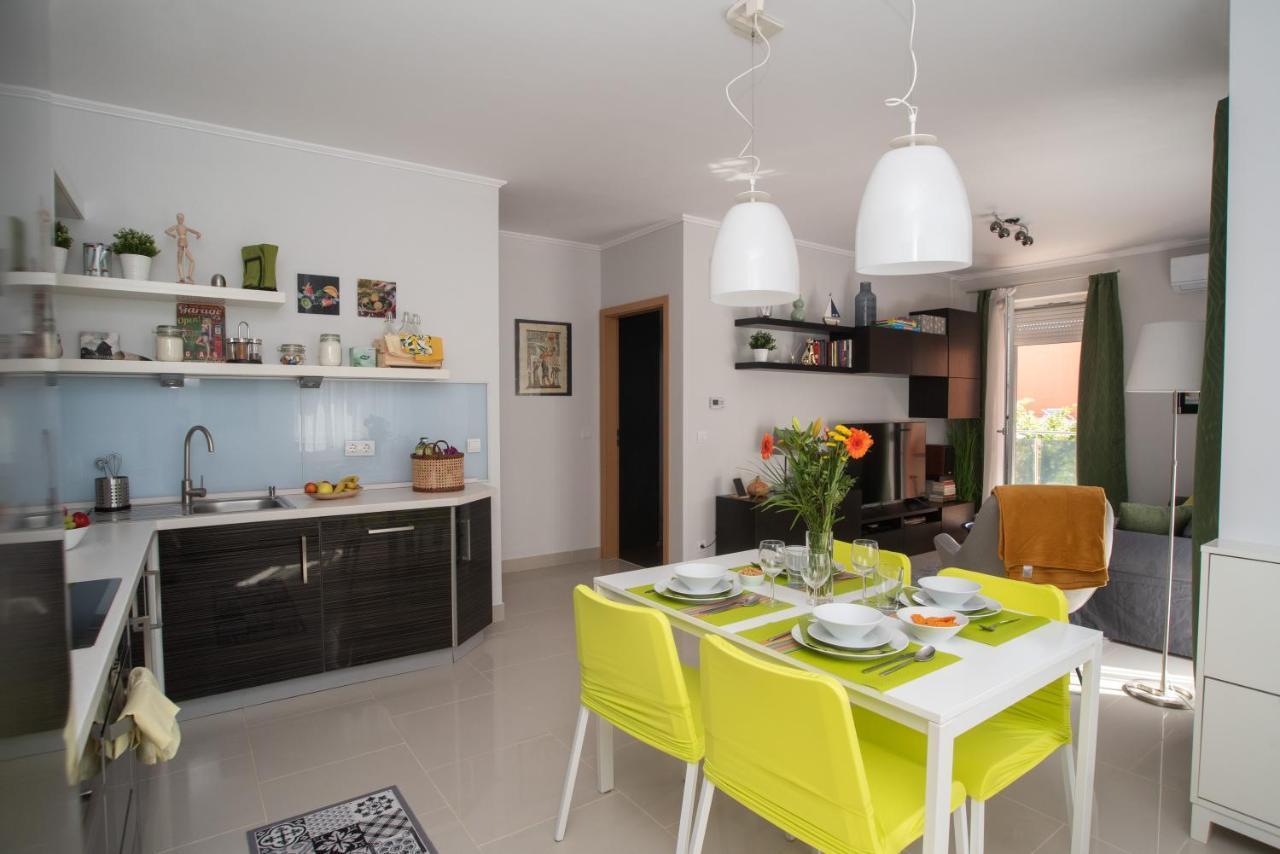 Sunny Home Near Bud With 2Br, Ac And Free Parking 베체스 외부 사진